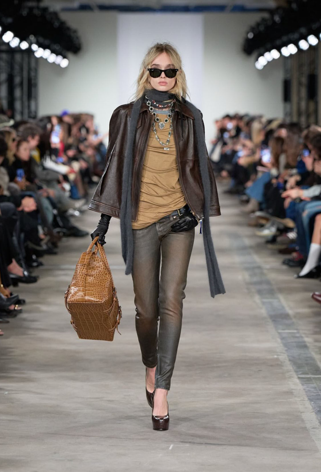 VAZGEÇİLMEZ KLASİK Kadın Jean