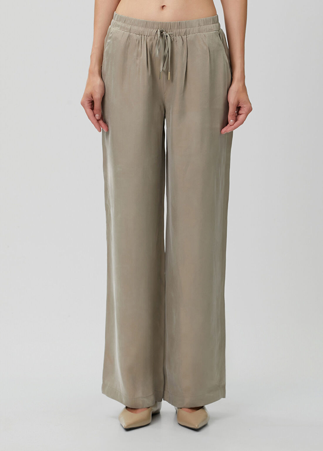 Guess Dalia Relaxed Fit Yeşil Pantolon görsel 2