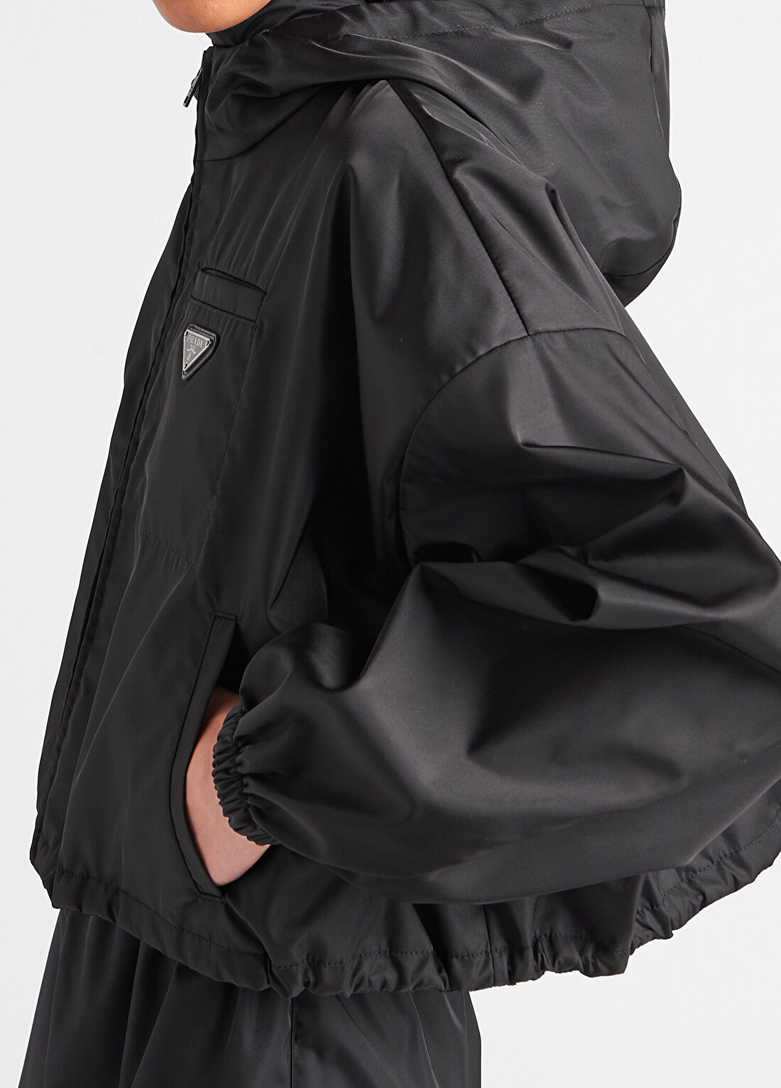 Prada Re-Nylon Siyah Kısa Ceket görsel 3