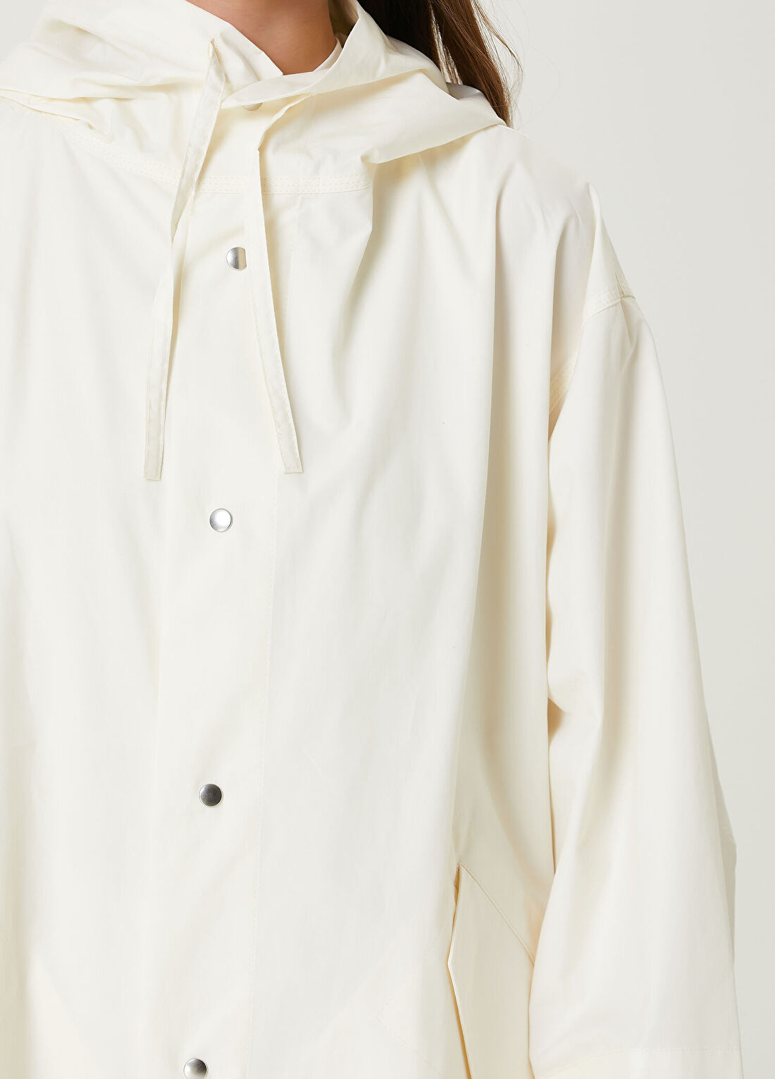 Jil Sander Kırık Beyaz Logo Baskılı Parka görsel 4