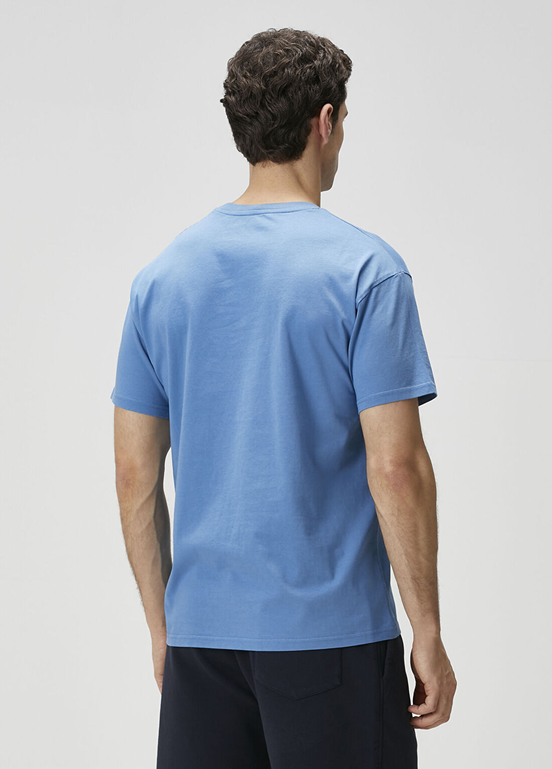 Givenchy Koyu Mavi Logo Patchli T-shirt görsel 4
