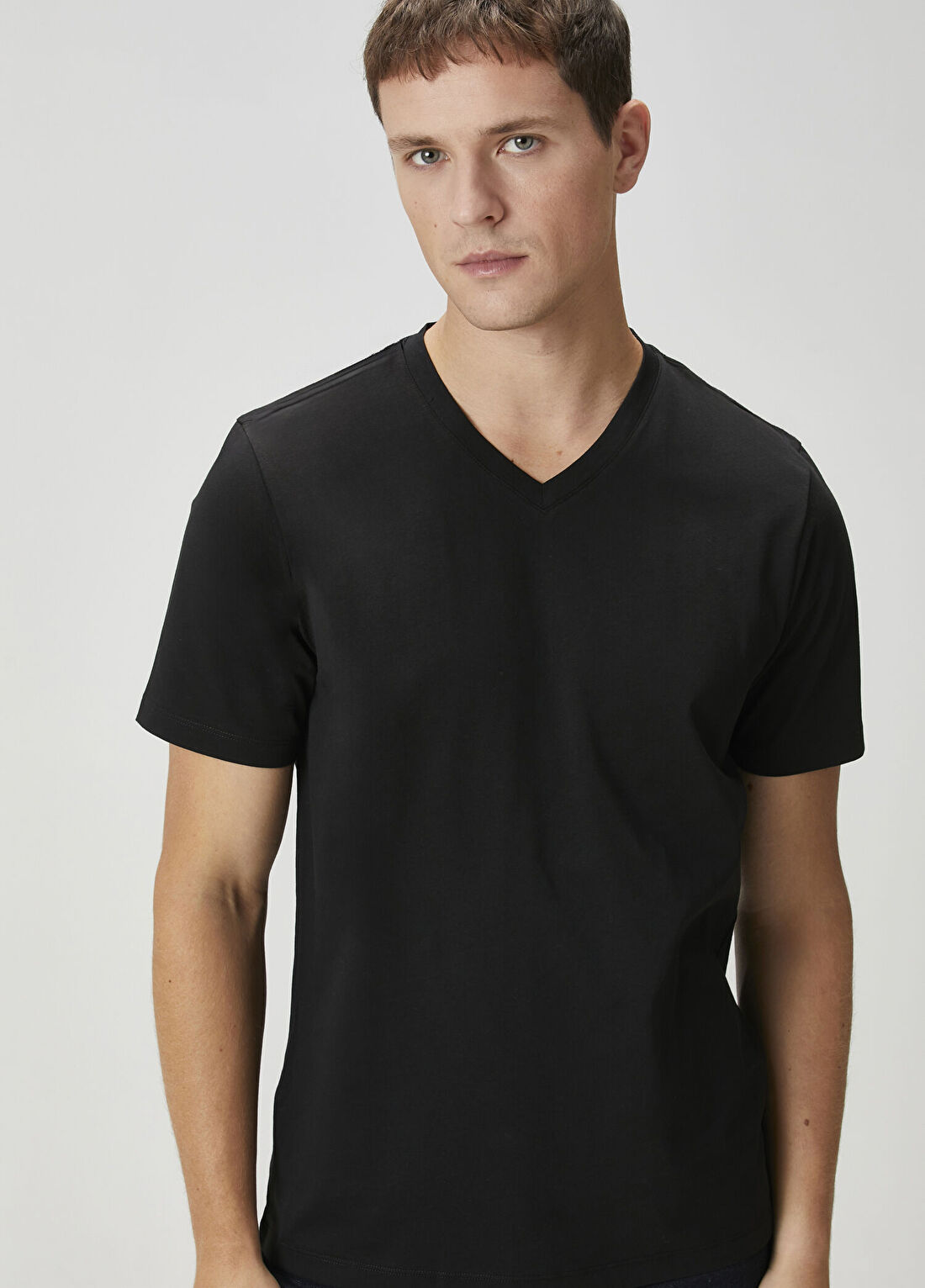 Beymen Collection Siyah V Yaka Basic T-shirt görsel 2