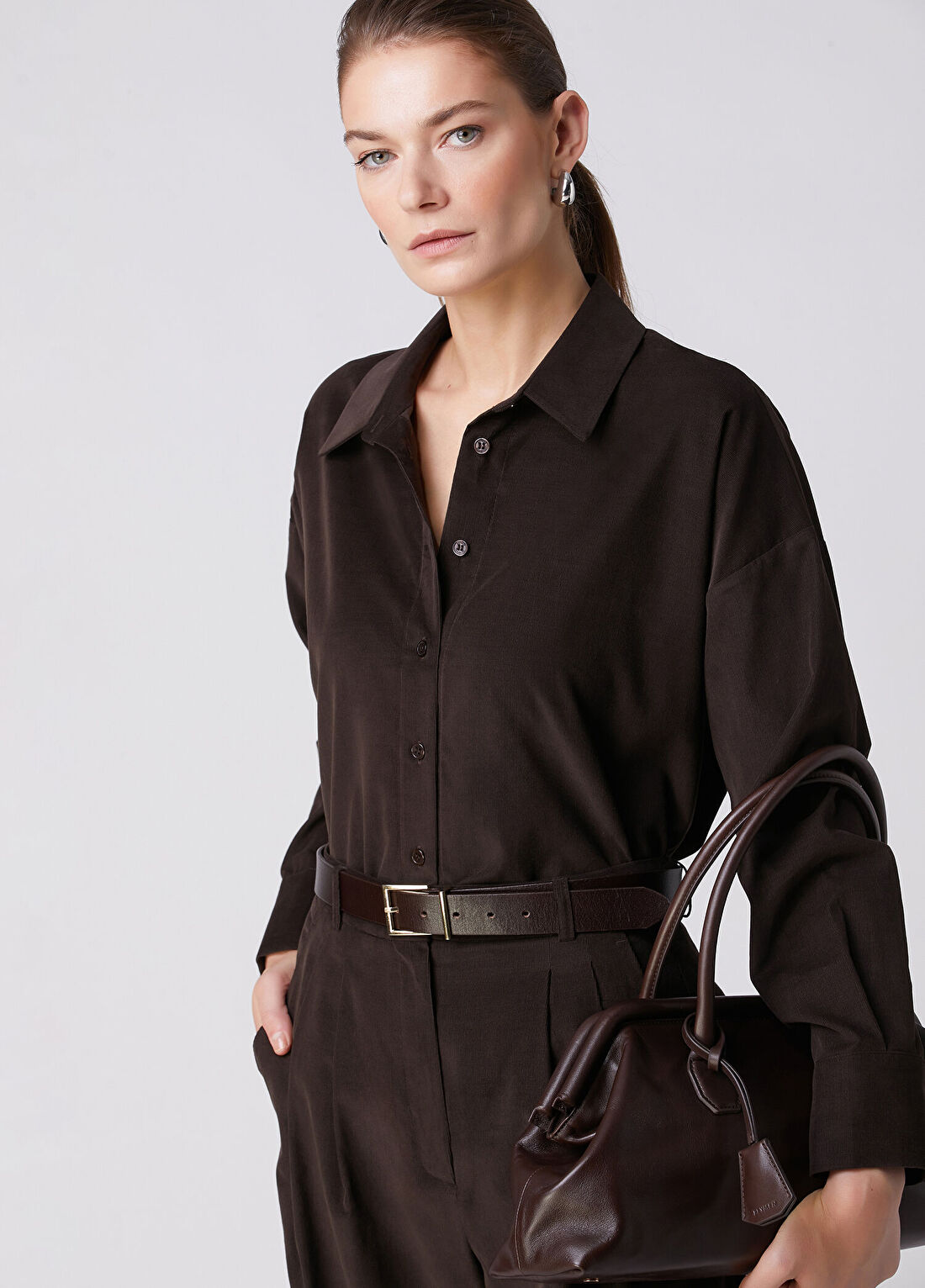 Beymen Collection Koyu Kahverengi Kadife Gömlek