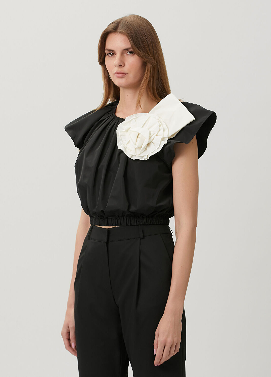 Sea Laurei Siyah Crop Bluz görsel 3