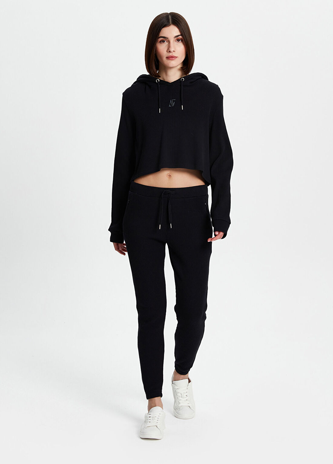 Bassigue Siyah Kısa Kapüşonlu Kadın Sweatshirt görsel 2