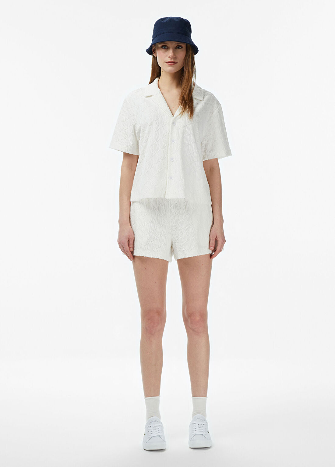 Lacoste Beyaz Relaxed Fit Monogram Kadın Şort