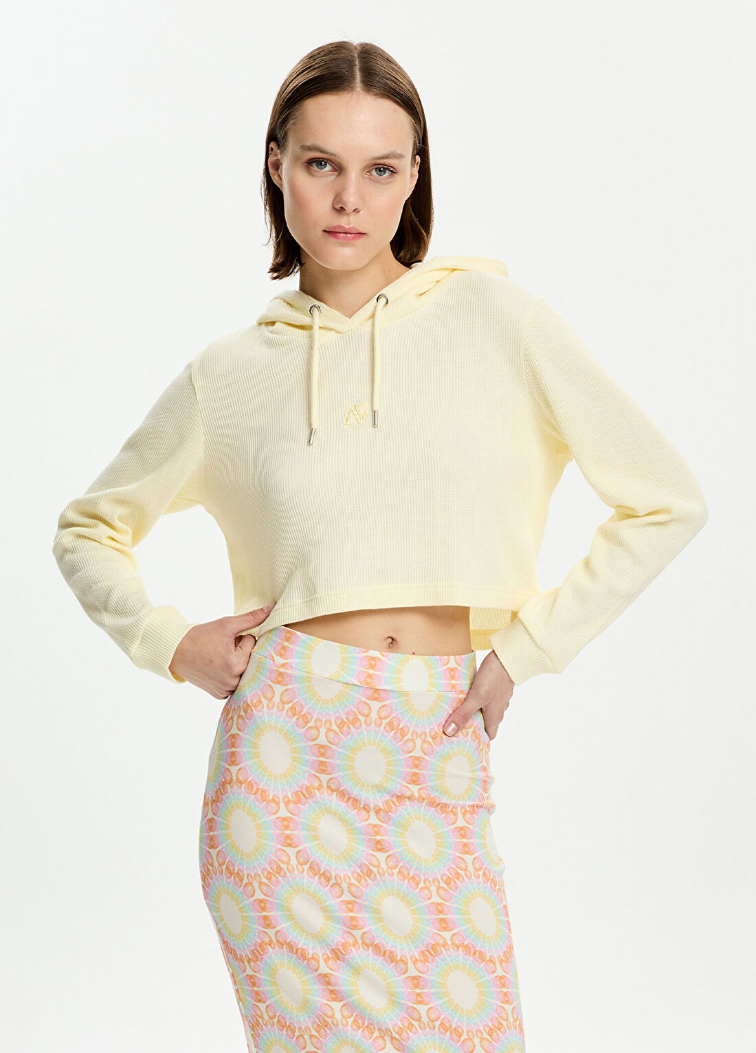 Bassigue Vanilya Waffle Kapüşonlu Kısa Kesim Kadın Sweatshirt