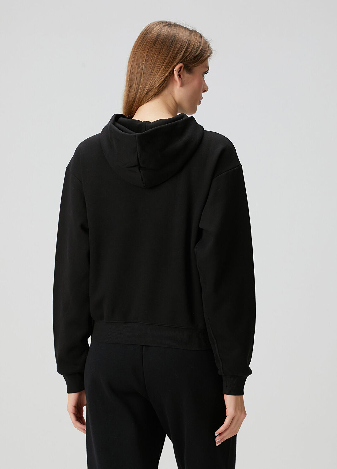 Skims Classic Siyah Kapüşonlu Sweatshirt görsel 4