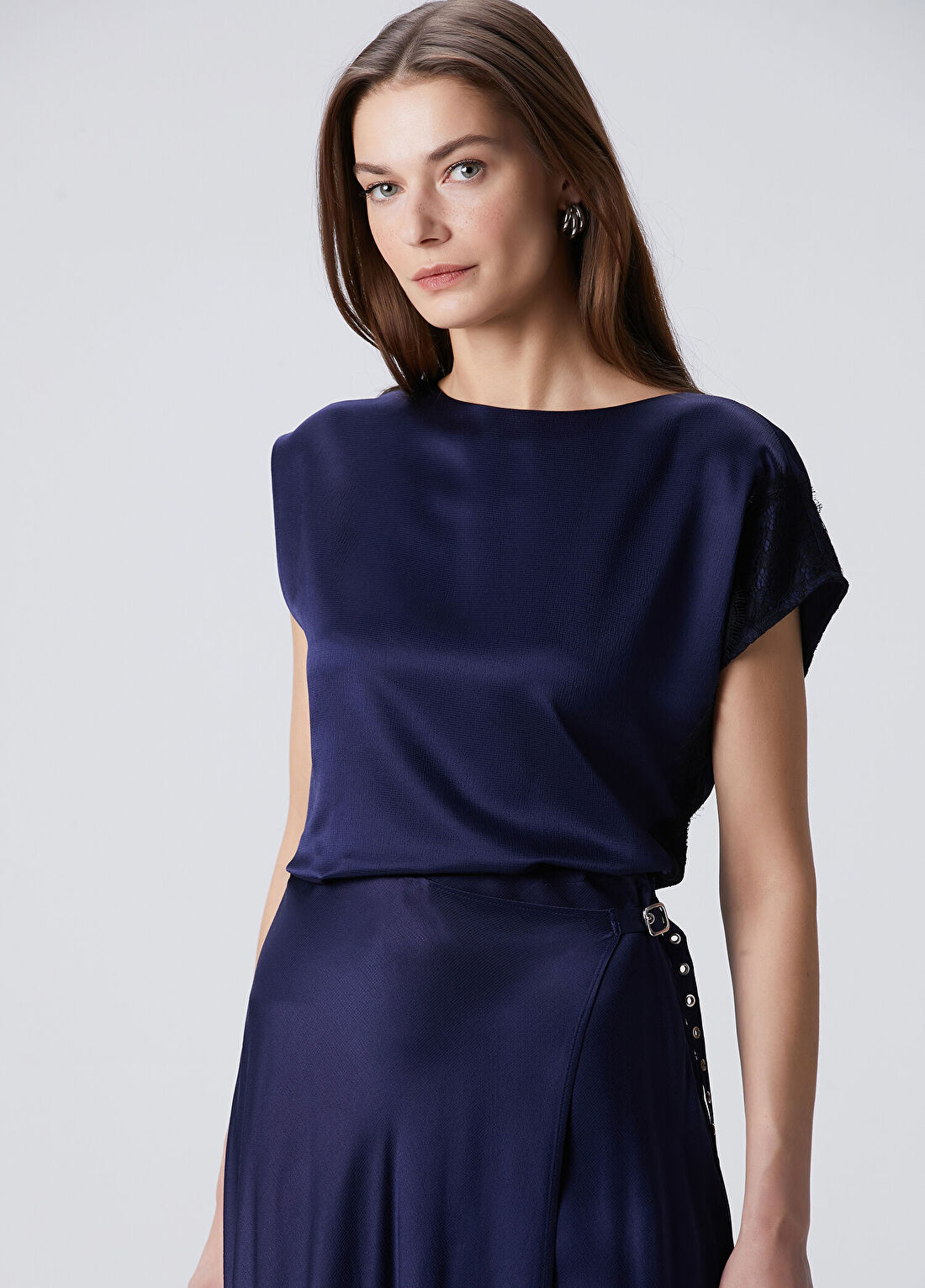 Beymen Collection Lacivert Dantelli Yün Karışımlı Bluz