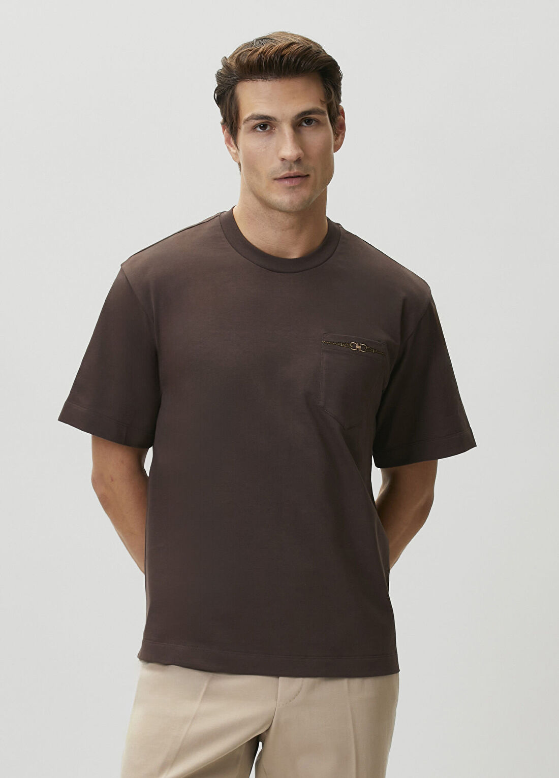 Ferragamo Kahverengi Cep Detaylı T-shirt