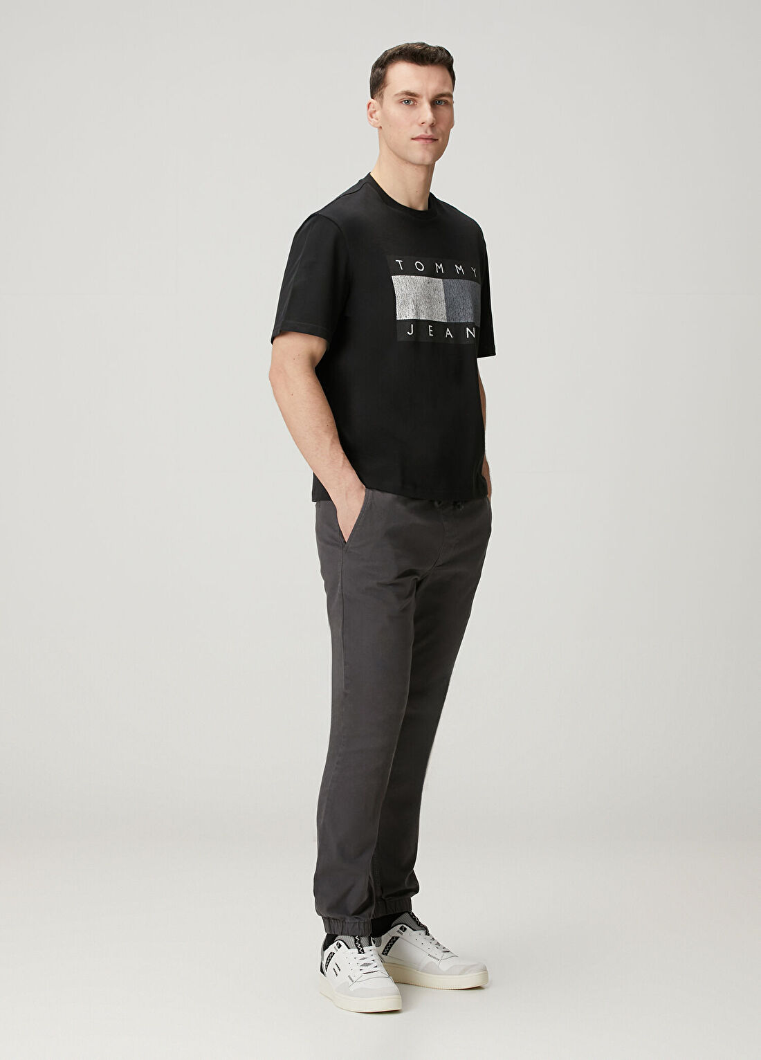 Tommy Jeans 90s Distressed Siyah T-shirt görsel 2