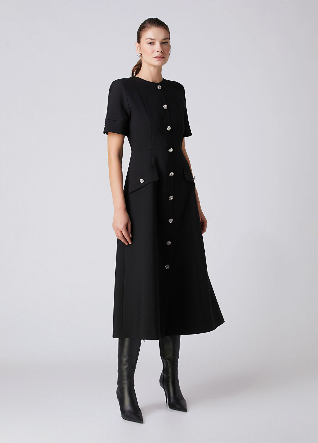 Beymen Collection Siyah Taşlı Düğme Detaylı Midi Elbise