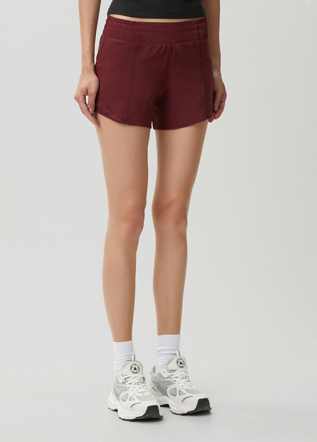 lululemon Hotty Hot High-Rise Bordo Şort 4" Lined görsel 2
