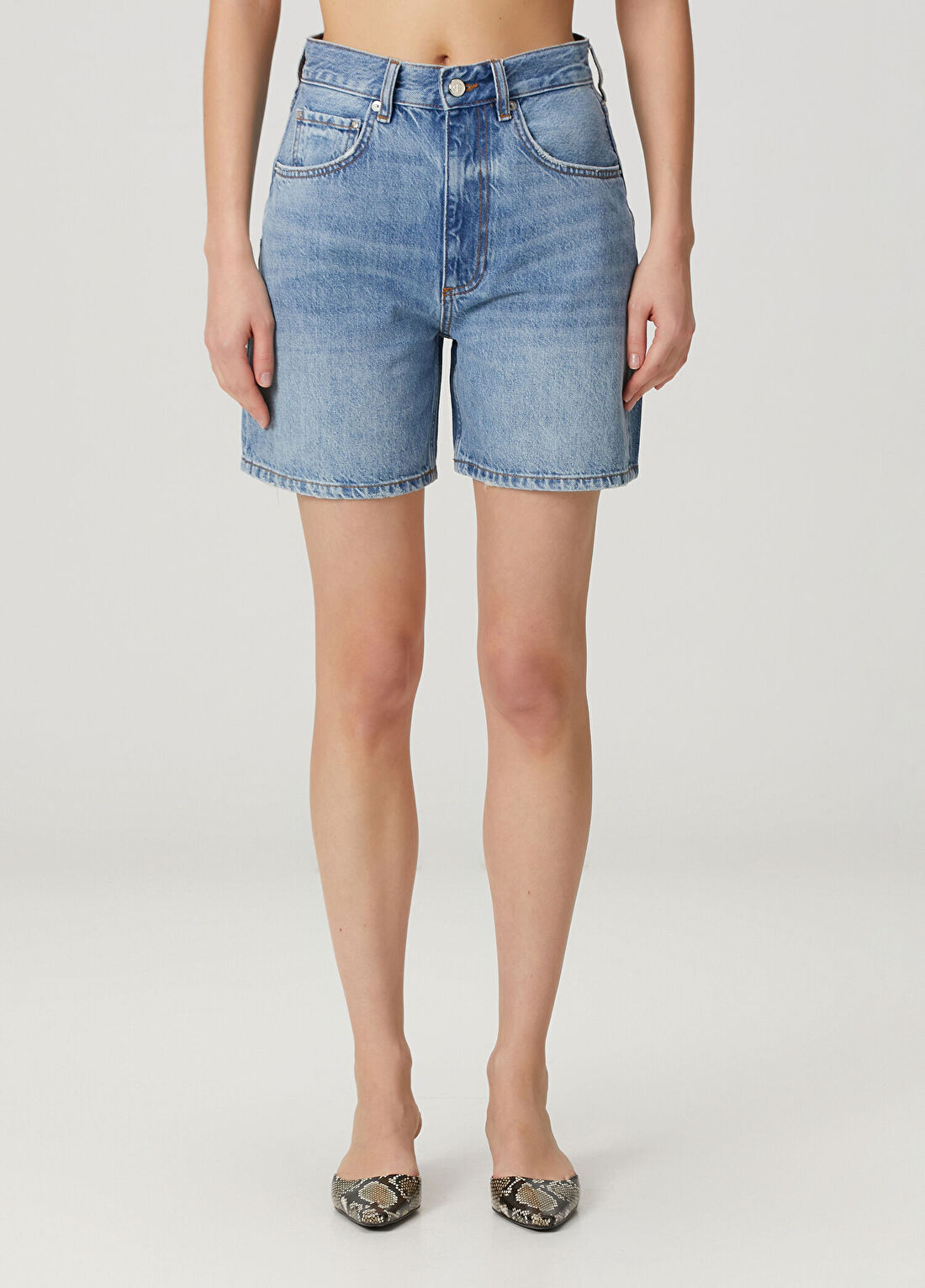 Anine Bing Heath Mavi Denim Şort görsel 2