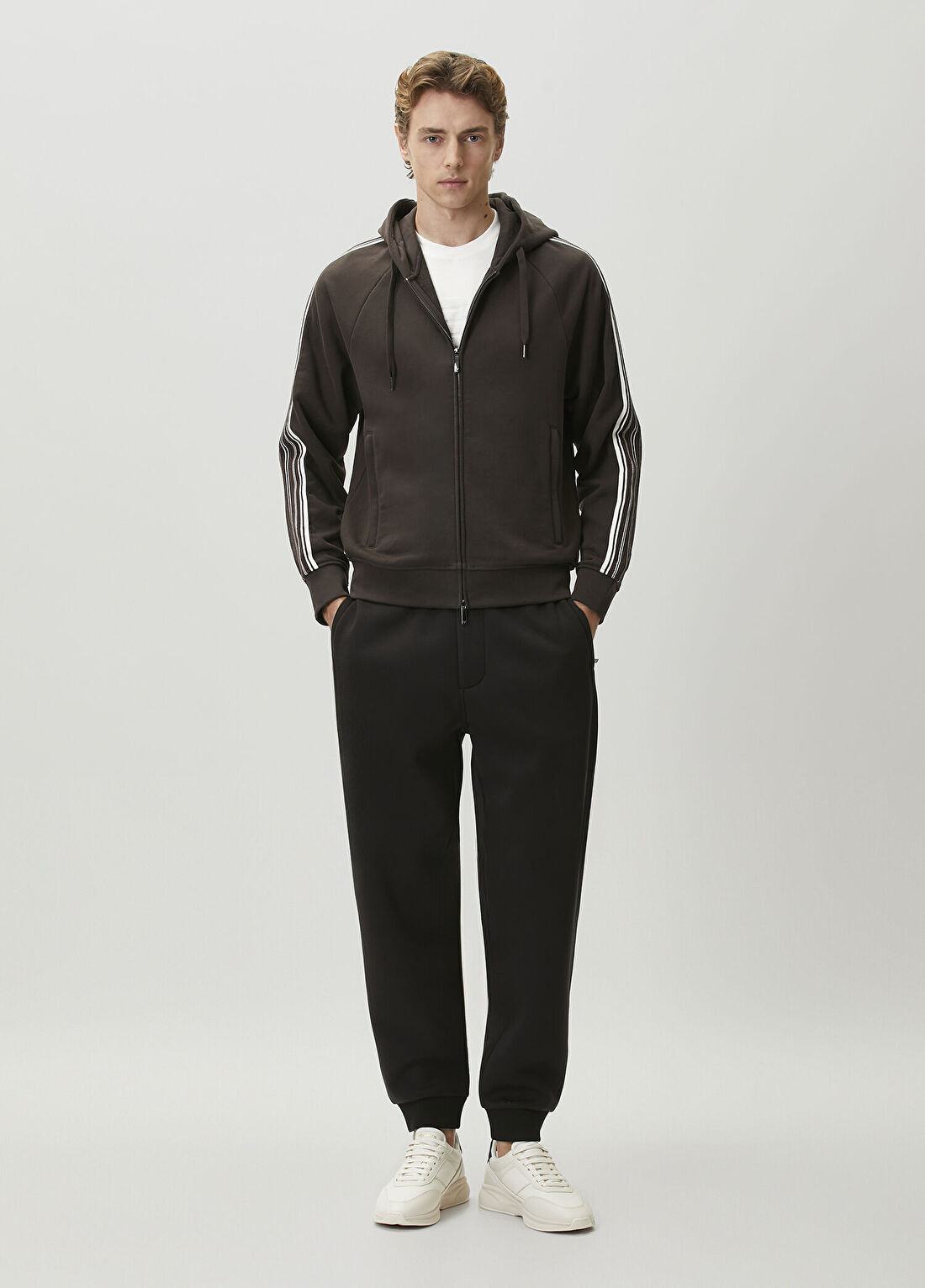 Emporio Armani Kahverengi Kapüşonlu Sweatshirt görsel 2