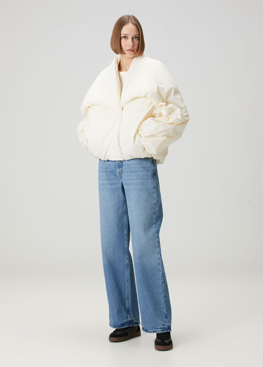 Jacquemus Le Chale Beyaz Bomber Mont görsel 2
