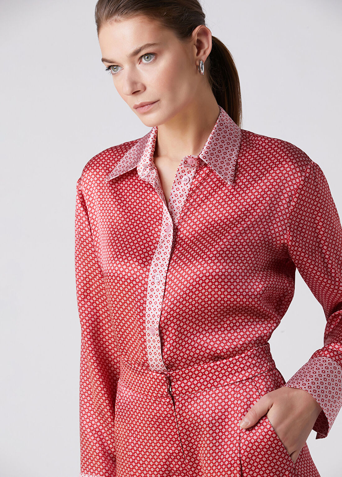 Beymen Collection Vişne Desenli İpek Gömlek görsel 2
