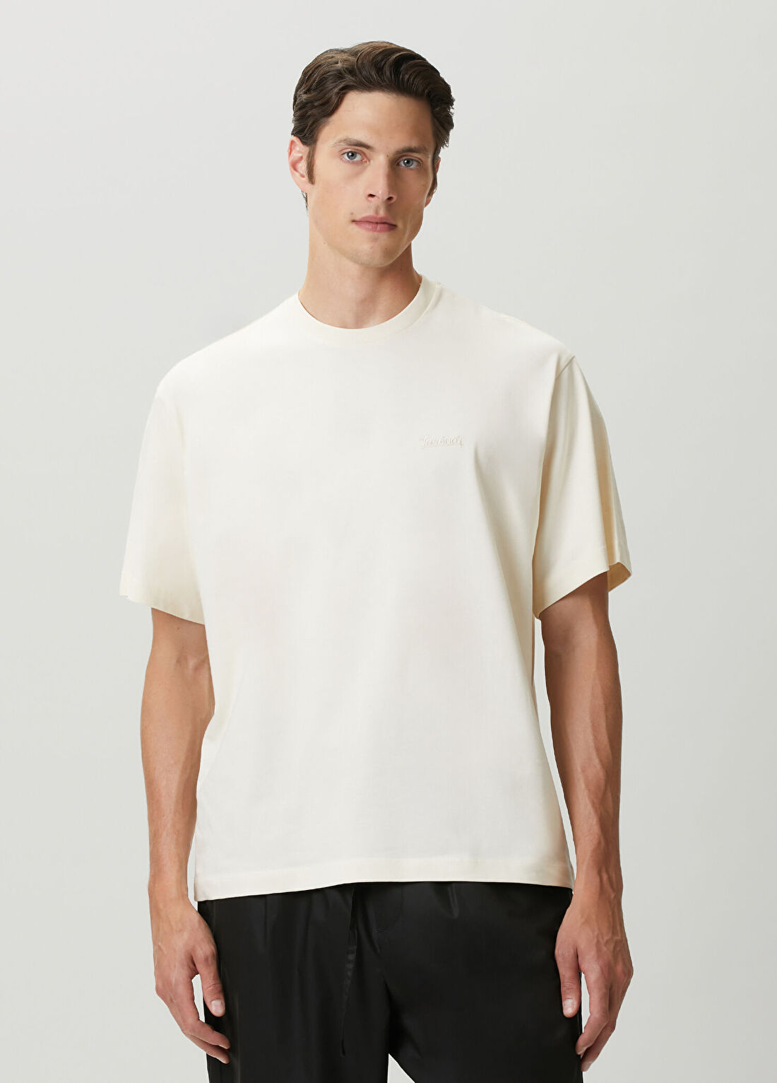 Laminar Beyaz Logo Detaylı T-shirt