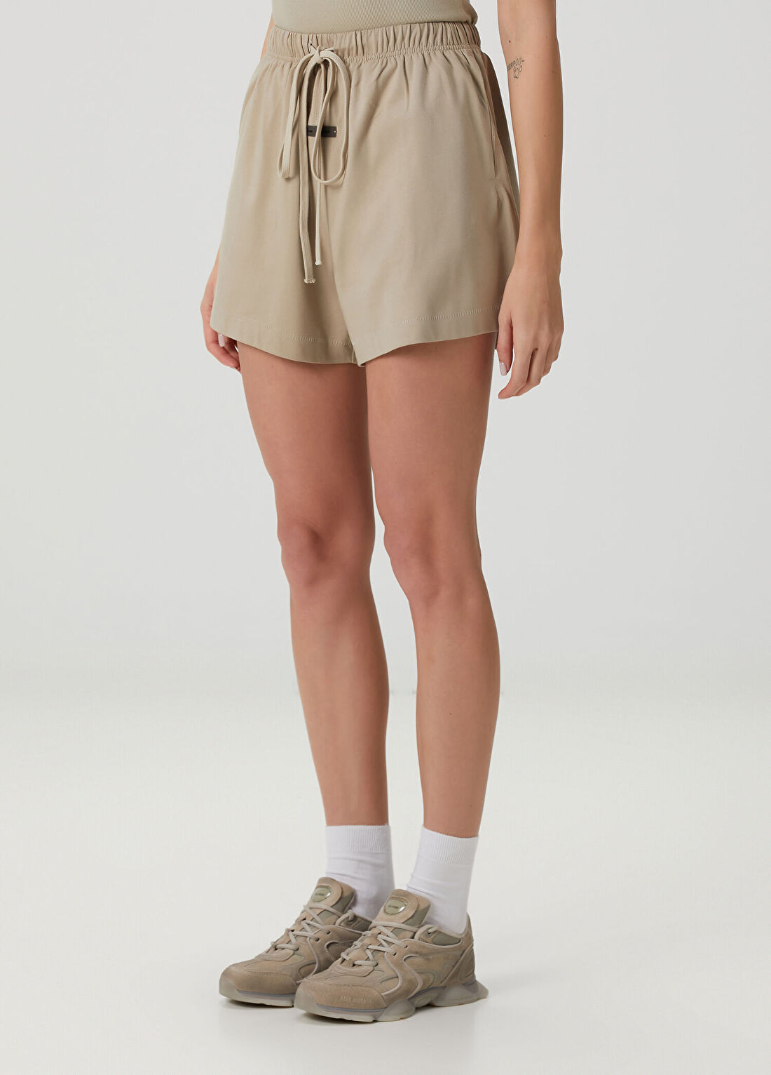 Fear Of God Essentials Bej Şort görsel 3