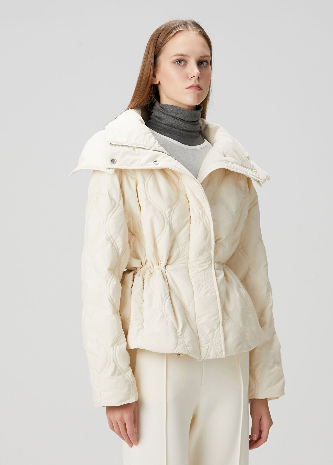 Canada Goose Alessia Kırık Beyaz Kapüşonlu Mont görsel 3
