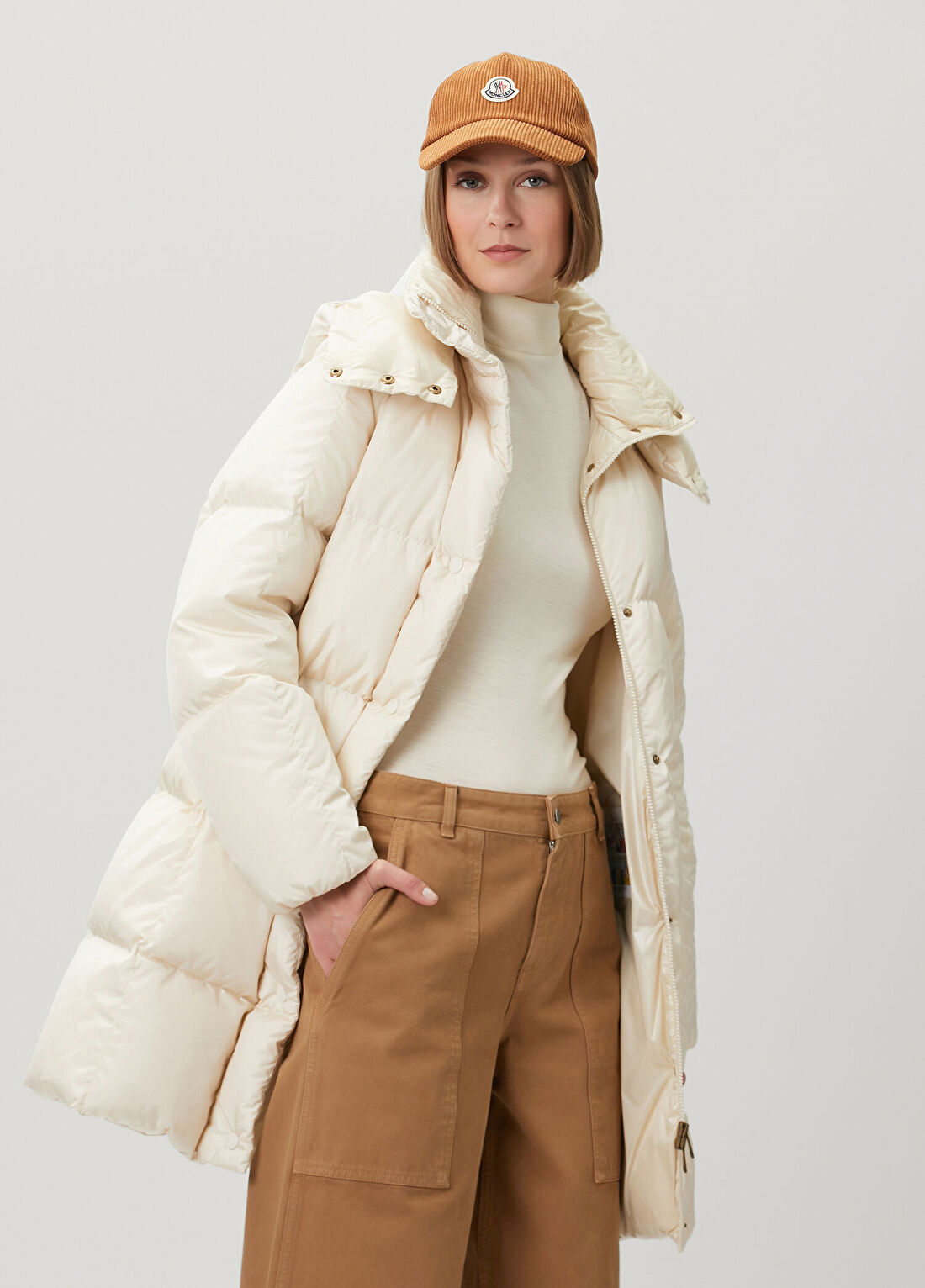 Moncler Litte Açık Bej Kapüşonlu Puffer Mont