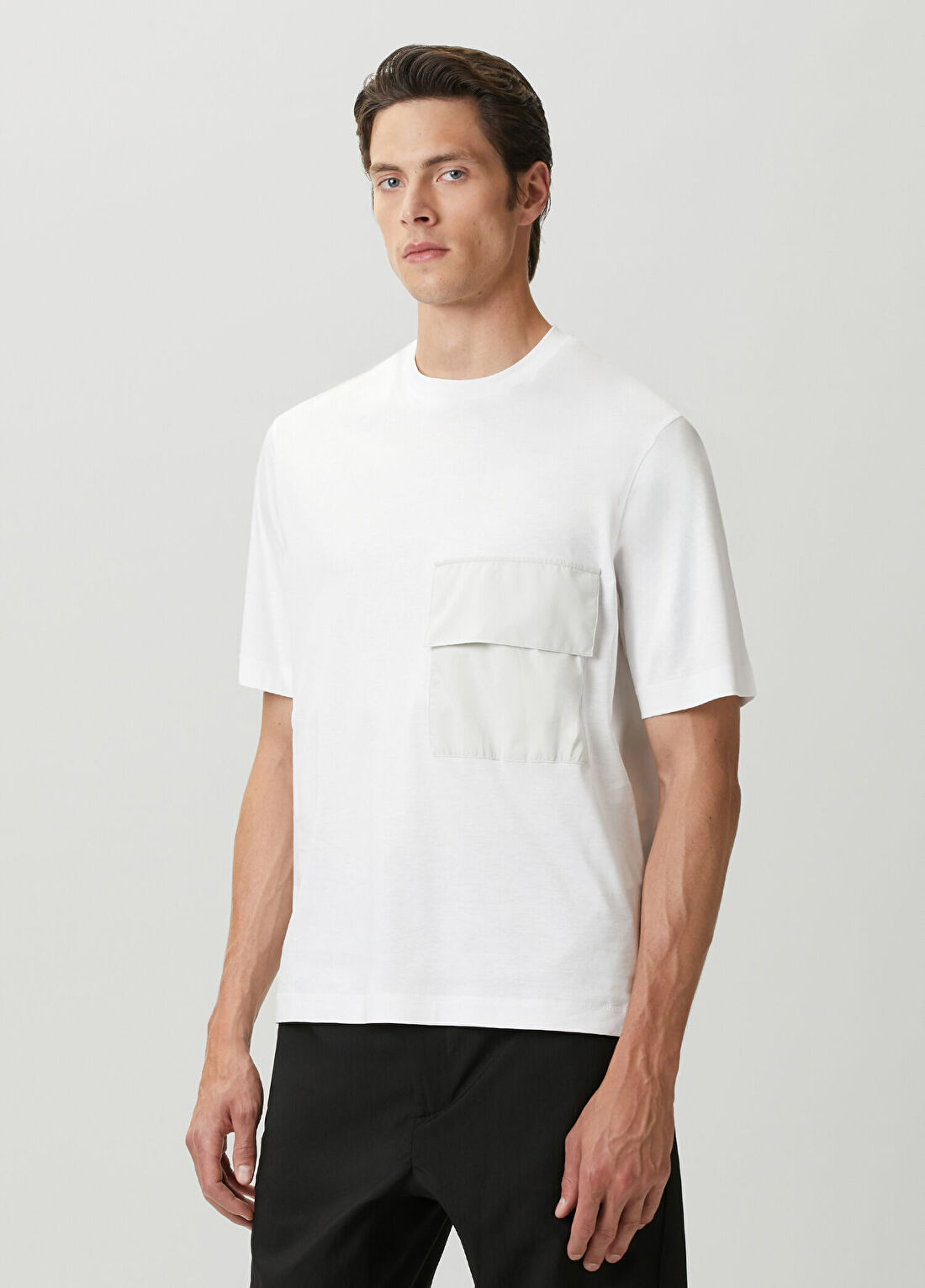 Laminar Beyaz Cep Detaylı T-shirt
