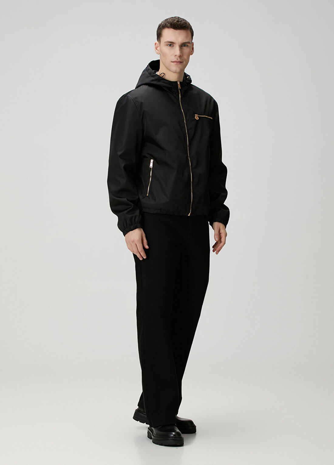 Versace Siyah Kapüşonlu Mont görsel 2