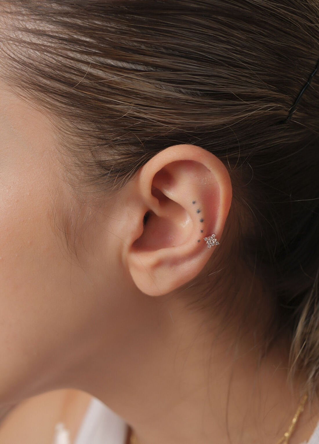 Safir Mücevher Mixtum Pırlanta Taşlı 14 Ayar Rose Gold Kadın Piercing Tragus Küpe görsel 3