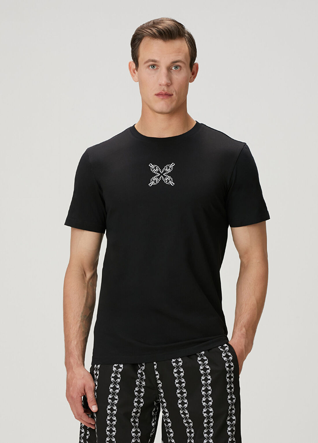 Bernotti Siyah Logo Baskılı Basic T-shirt