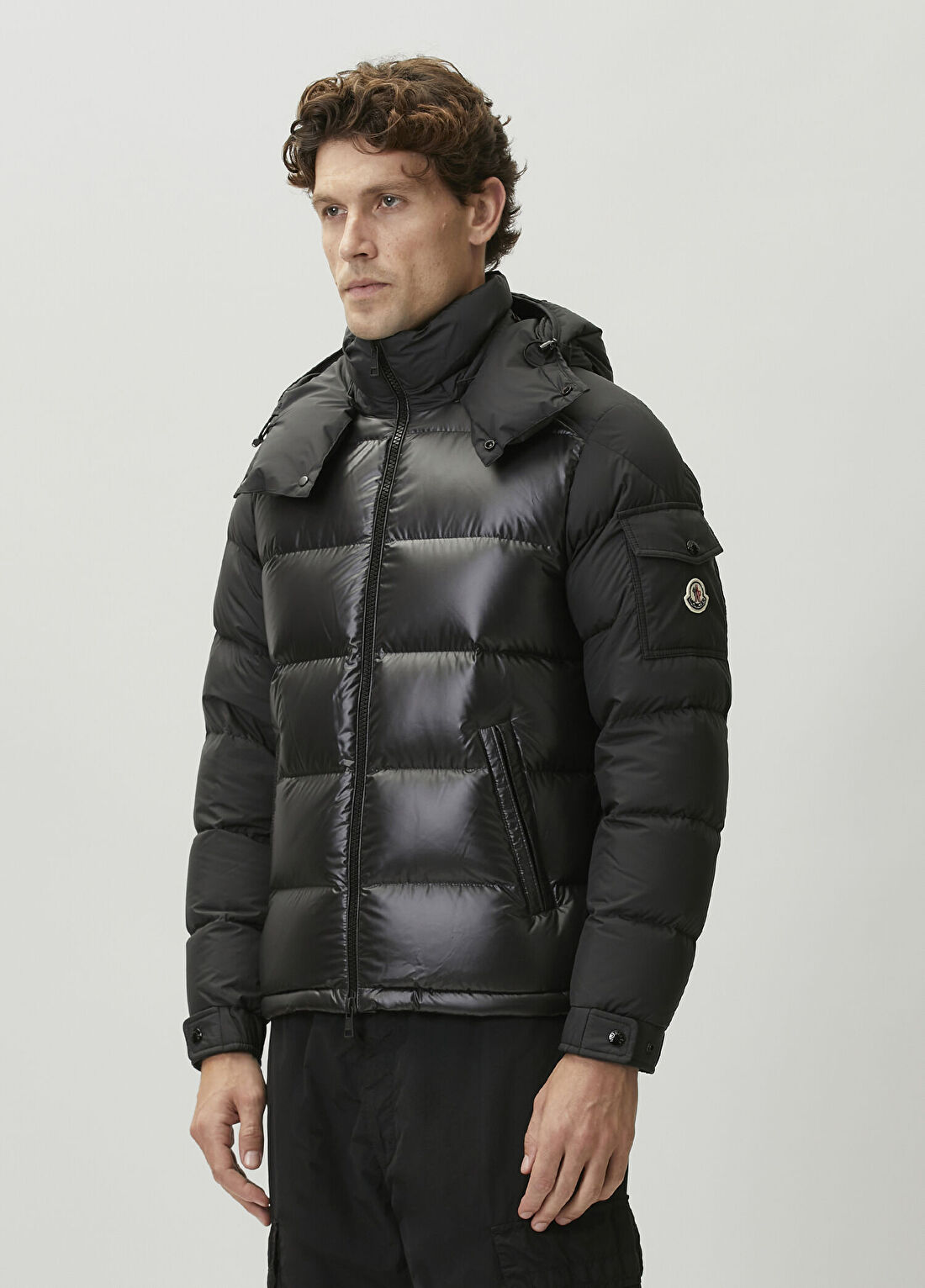 Moncler Siyah Kapüşonlu Puff Mont görsel 3