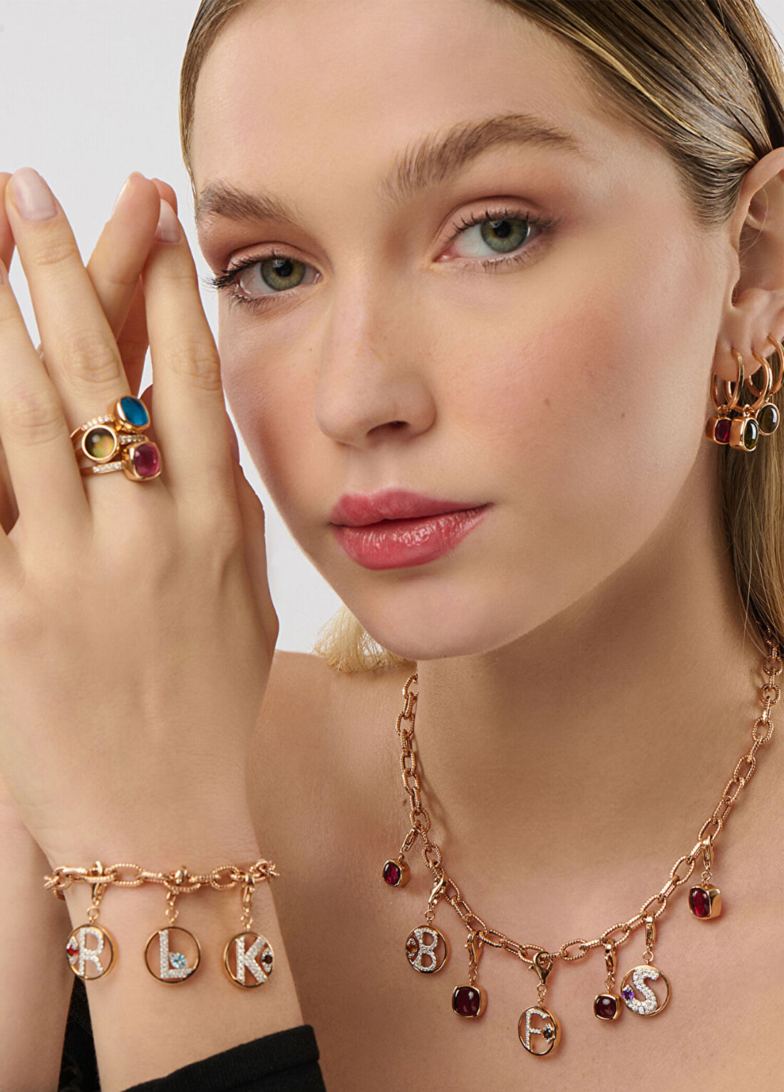 Meri Krutzo Mini “C” Harfli Charm Pırlanta Mor Ametist Taşlı 14 Ayar Pembe Altın görsel 3