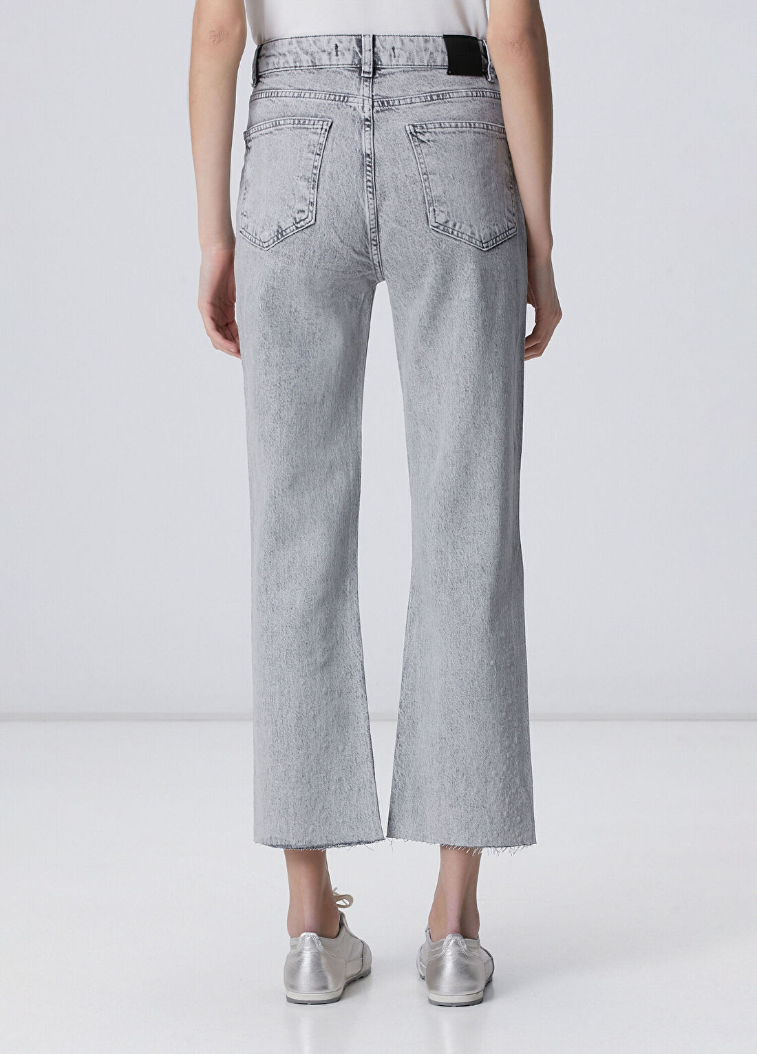 Network Açık Gri Kesik Paça Taş Baskılı Denim Pantolon görsel 4