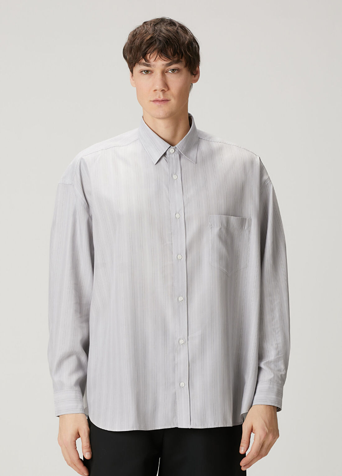 Acne Studios Gri Çizgi Desenli Gömlek görsel 3