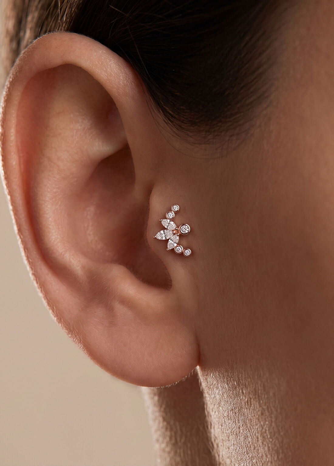 Safir Mücevher Lotus Pırlanta Taşlı 14 Ayar Rose Gold Kadın Piercing Tragus Küpe görsel 2