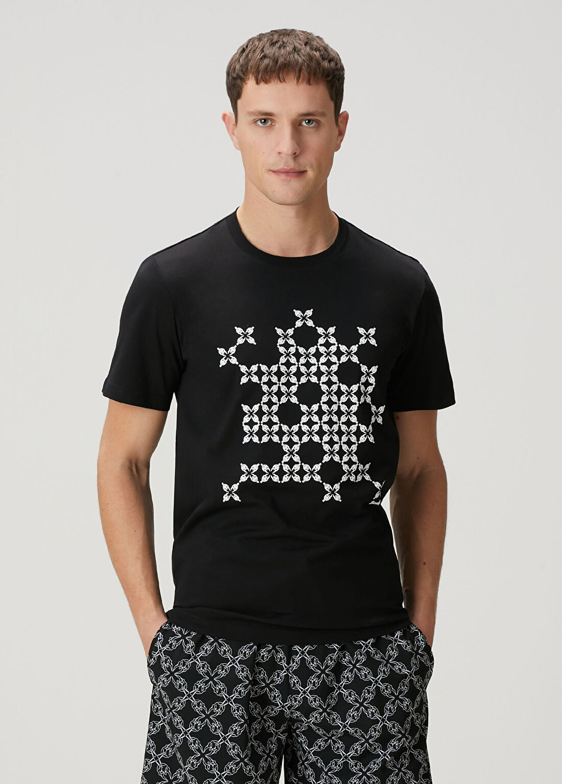 Bernotti Siyah Grafik Baskılı T-shirt