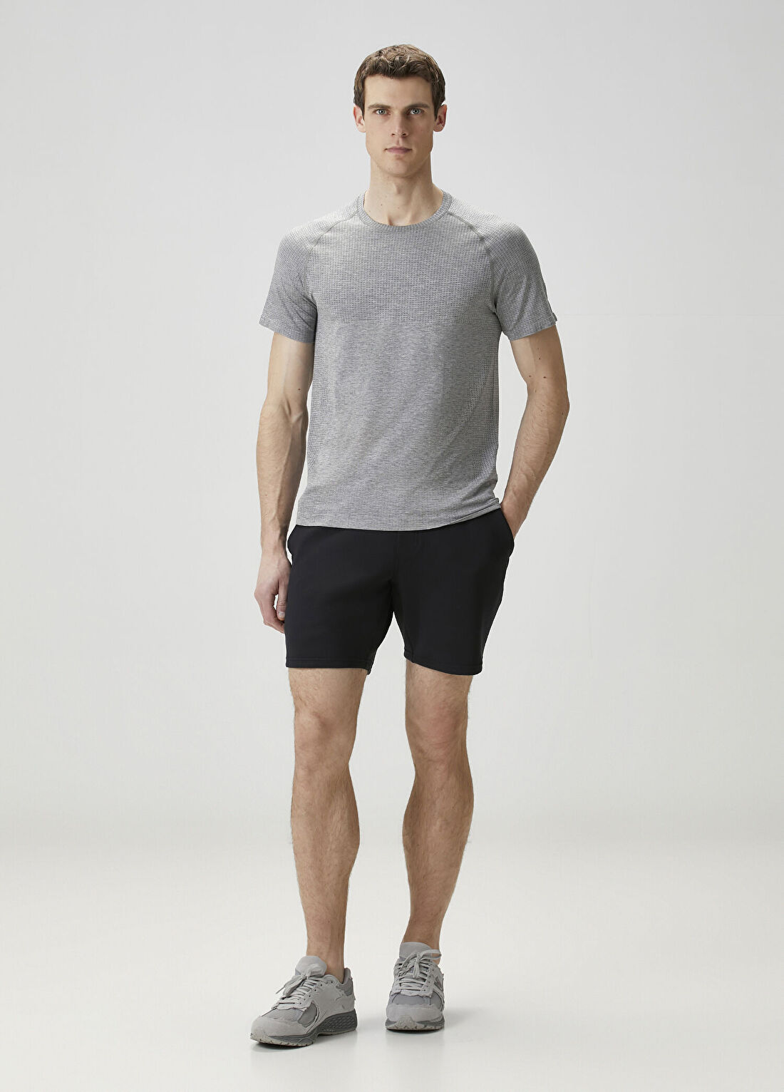 lululemon Smooth Spacer Siyah 7" Şort