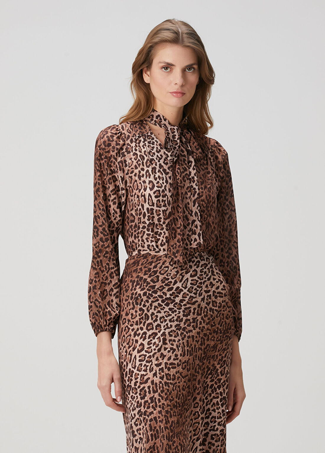 Rixo Moss Leopar Desenli İpek Bluz görsel 3