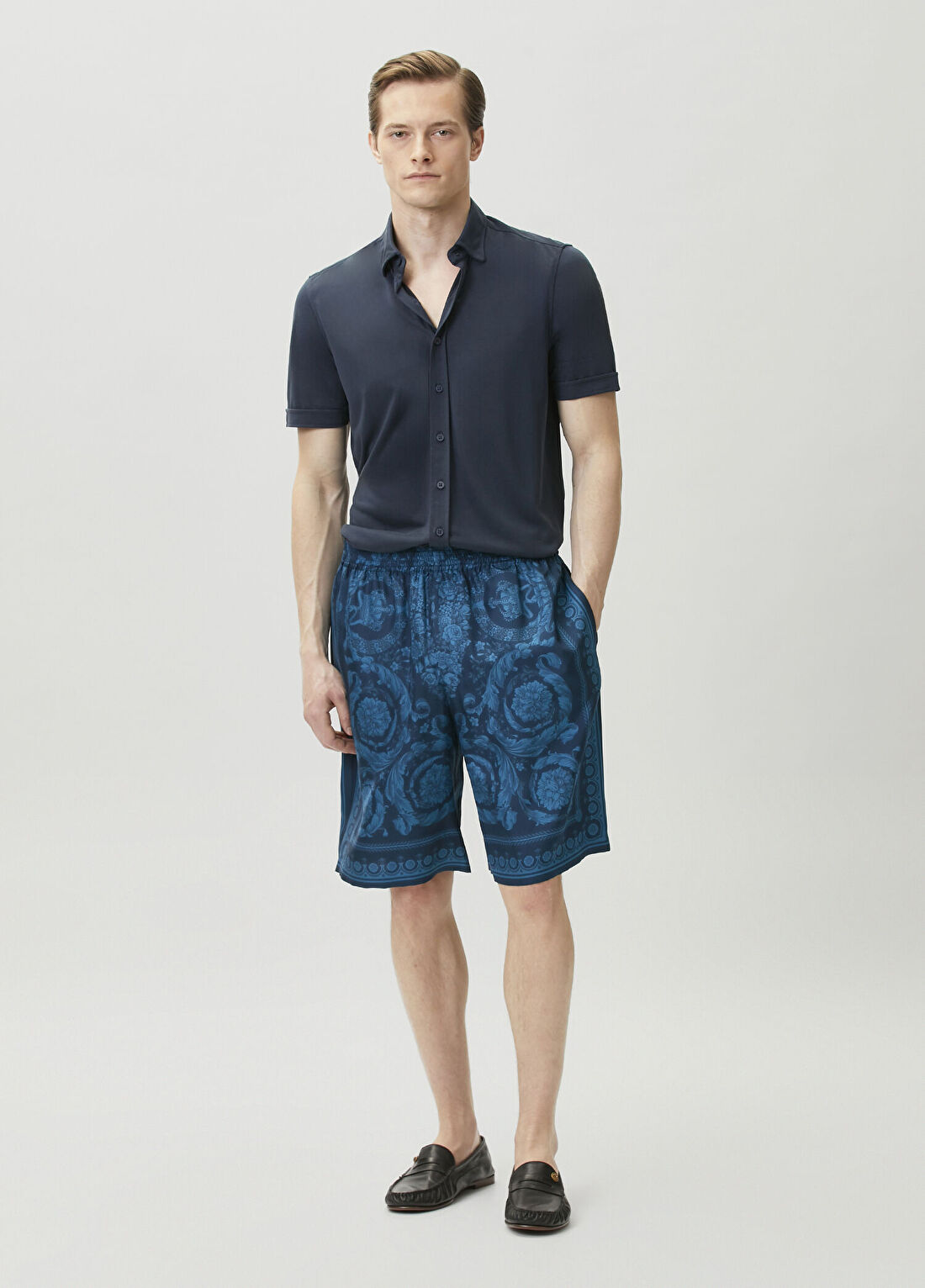 Versace Turkuaz Barok Desenli İpek Bermuda