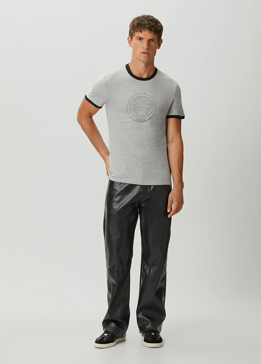Versace Gri Logo Baskılı T-shirt görsel 2