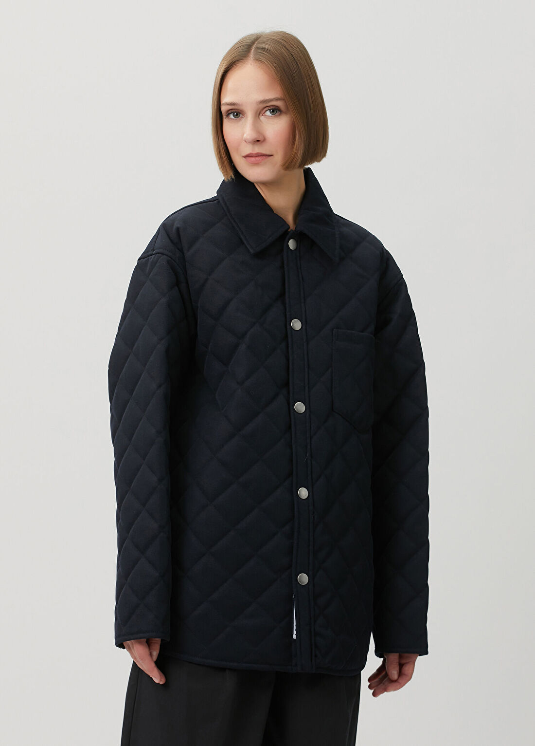 A.P.C. Koyu Lacivert Kapitoneli Mont görsel 3