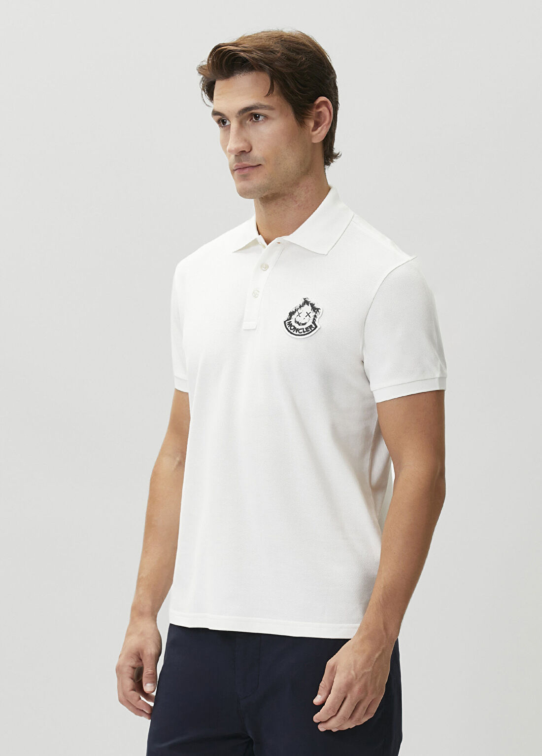 Moncler Beyaz Polo Yaka Logo Patchli T-shirt görsel 3