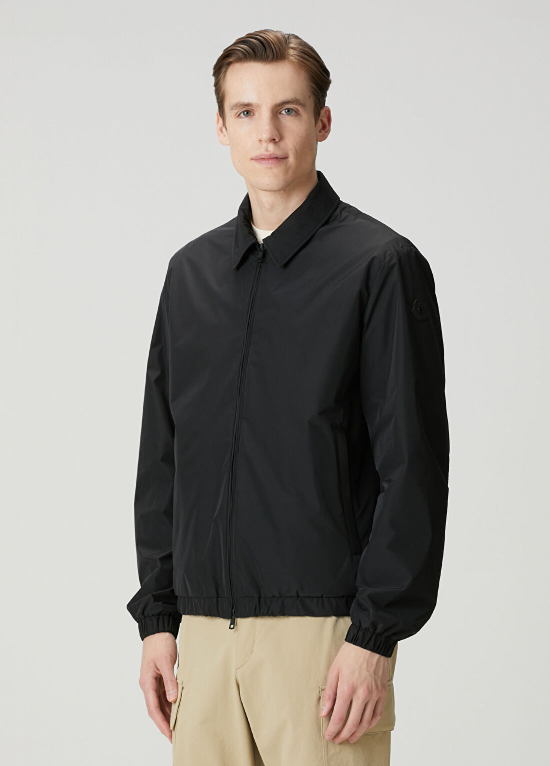 Moncler Siyah Kapüşonlu Mont görsel 3