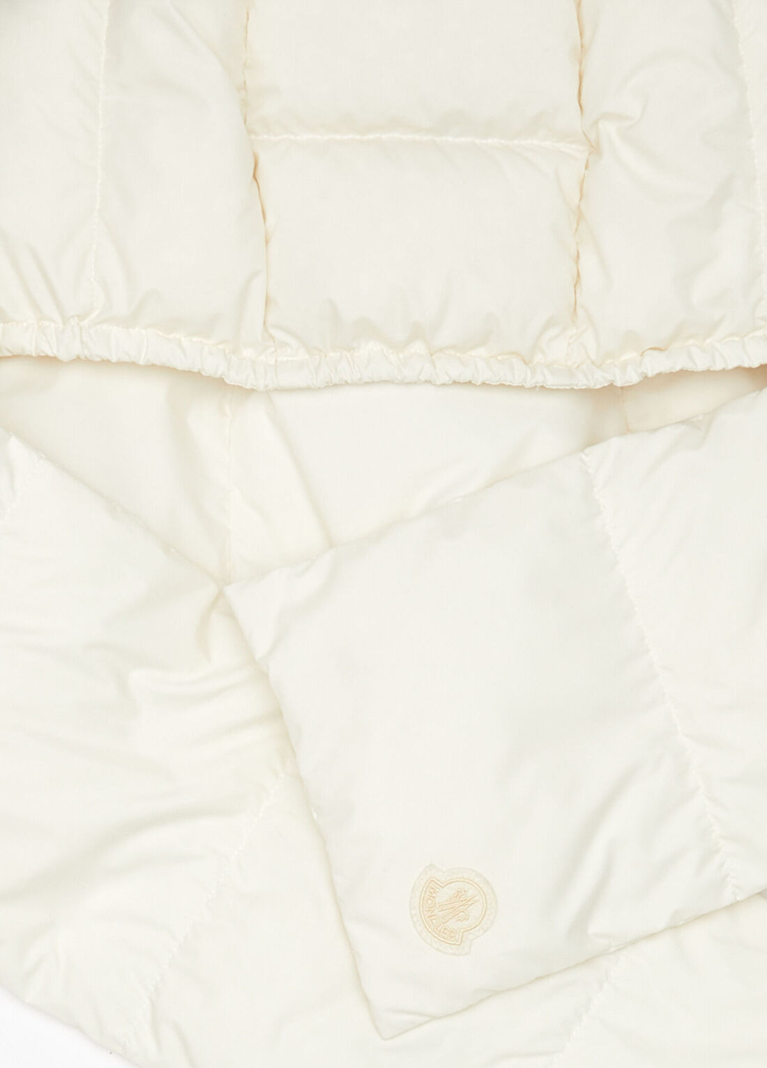 Moncler Beyaz Kapüşonlu Kadın Puffer Atkı görsel 3