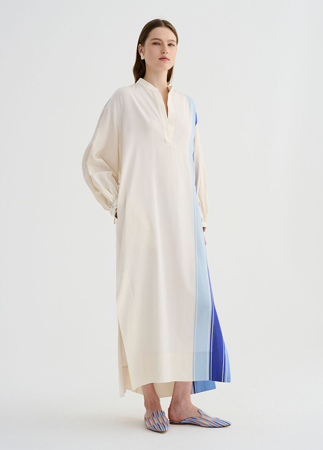 Kutnia Krem Mavi Kutnu Uzun Kollu Kadın Maxi Boy Kaftan Elbise