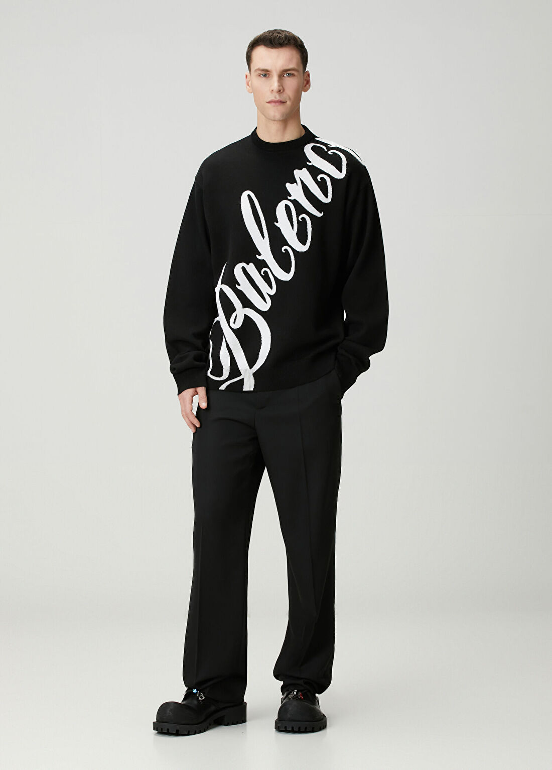 Balenciaga Big B Siyah Logo Jakarlı Kazak görsel 2