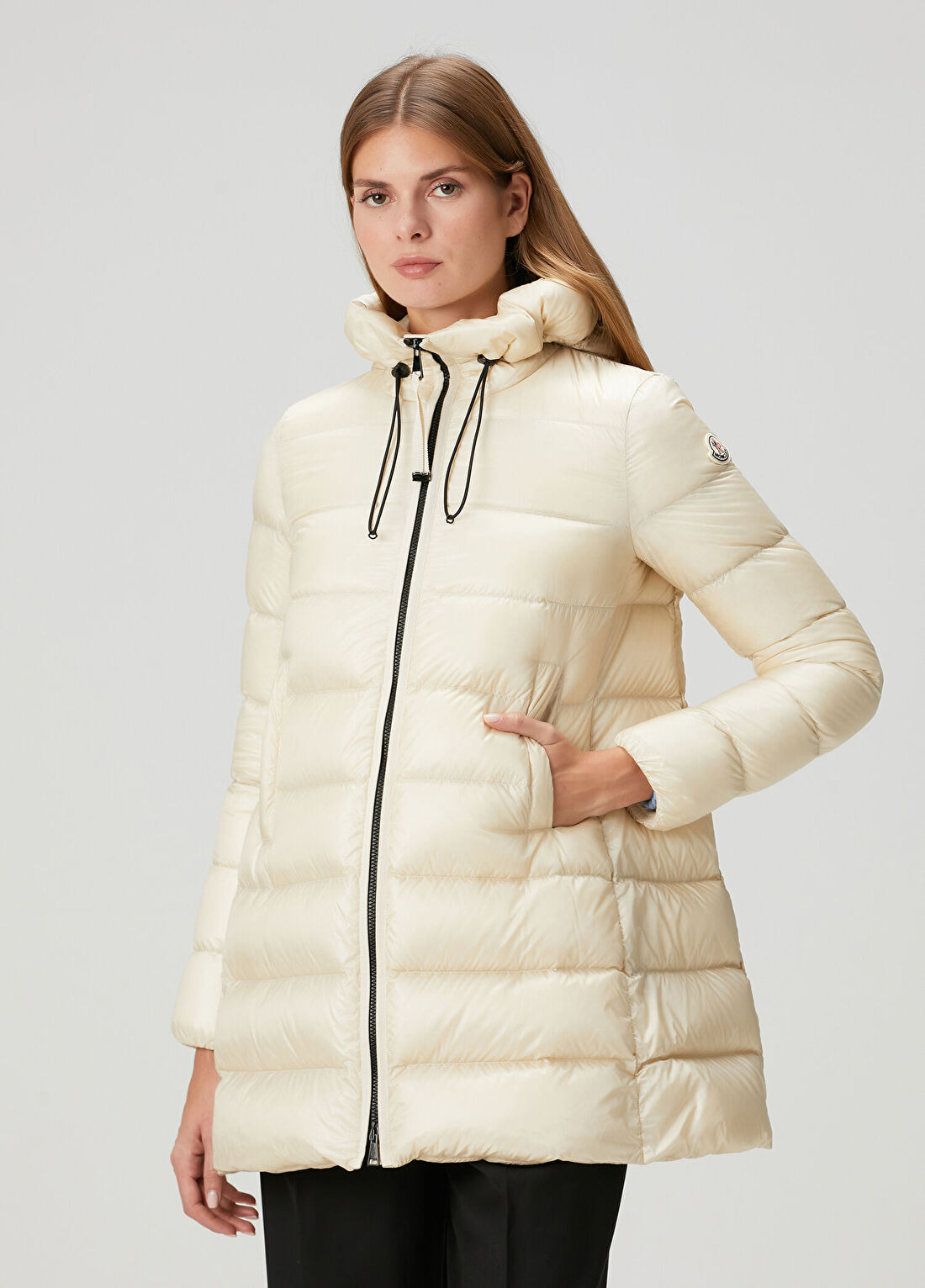 Moncler Suyenne Krem Kapüşonlu Puffer Mont
