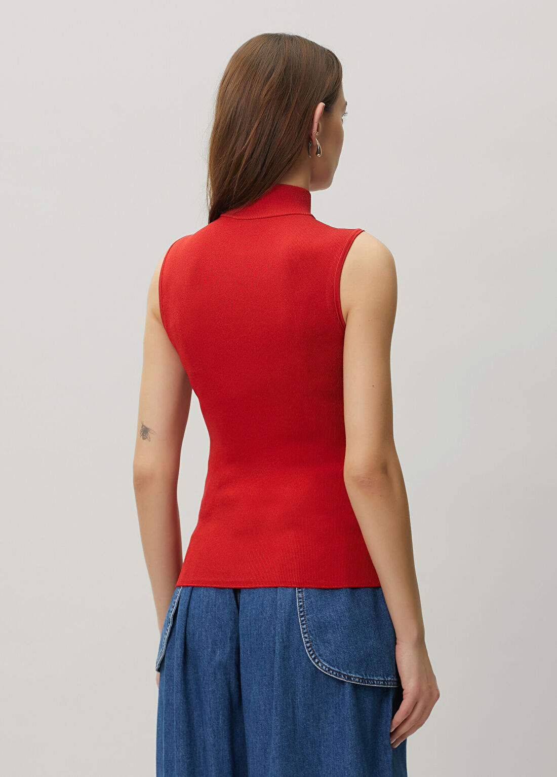 Loewe Kırmızı Ribli Kolsuz Bluz görsel 4