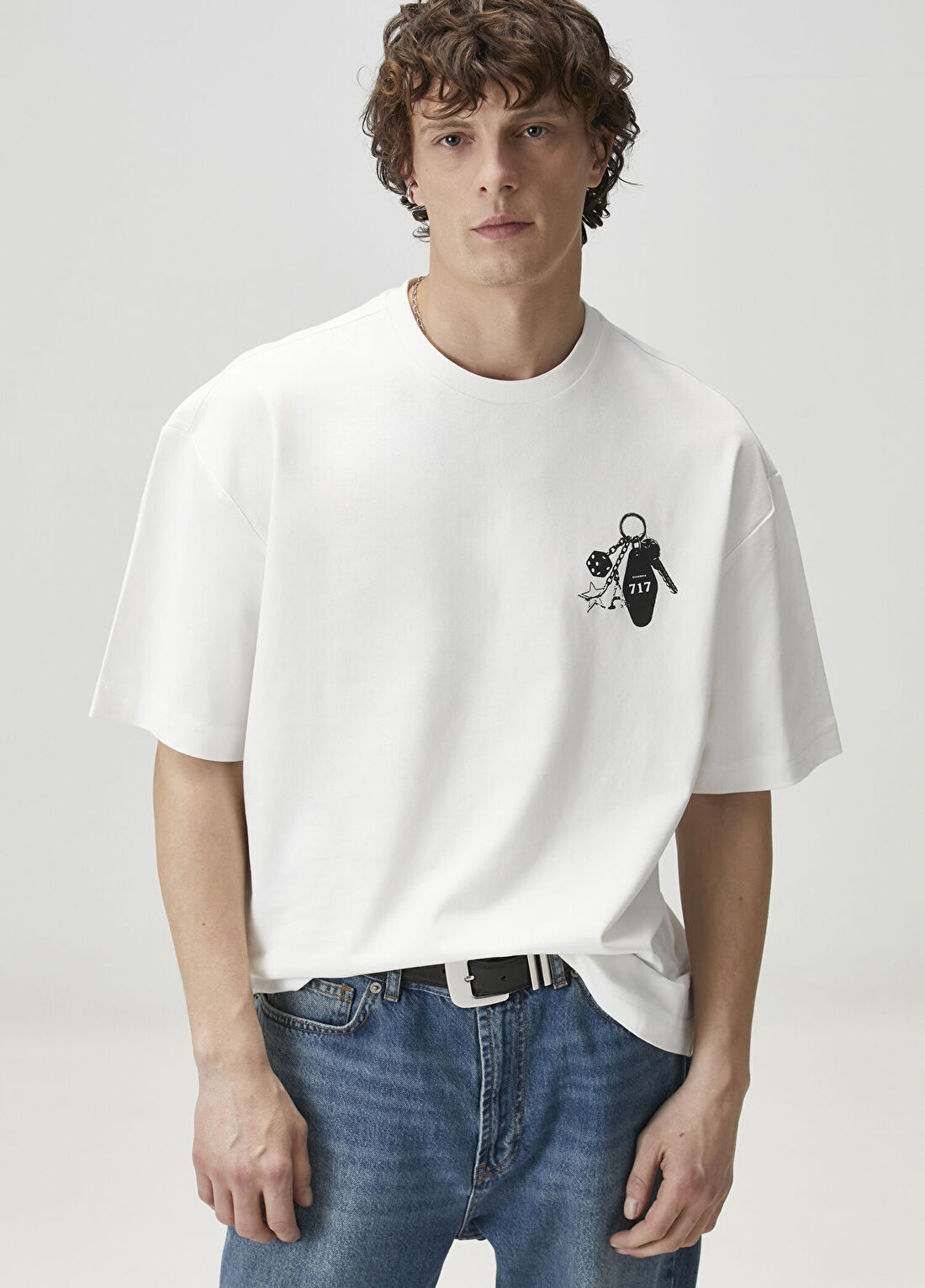 Academia Kırık Beyaz Anahtar Baskılı Oversize T-shirt