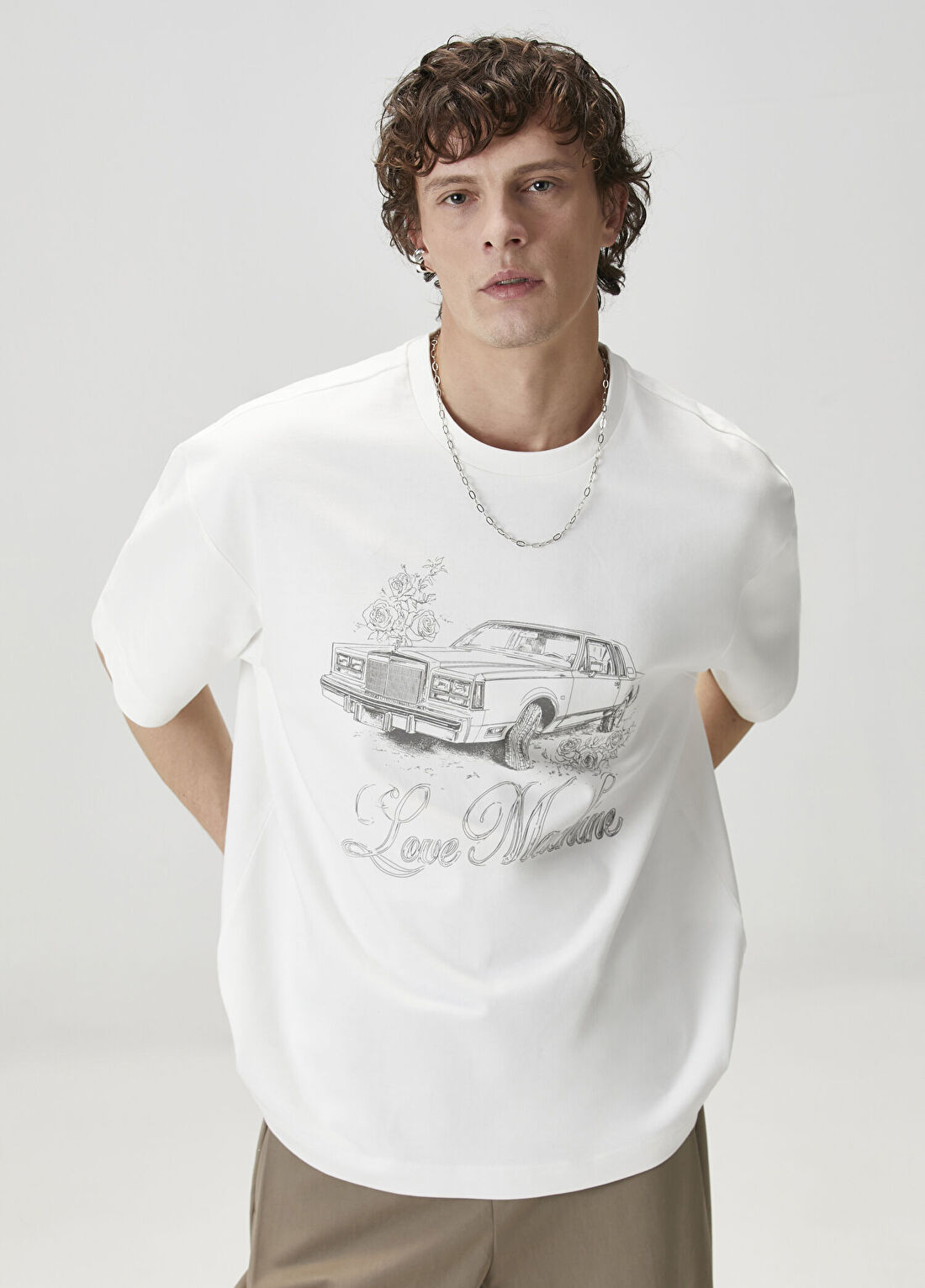 Academia Kırık Beyaz Araba Baskılı Oversize T-shirt