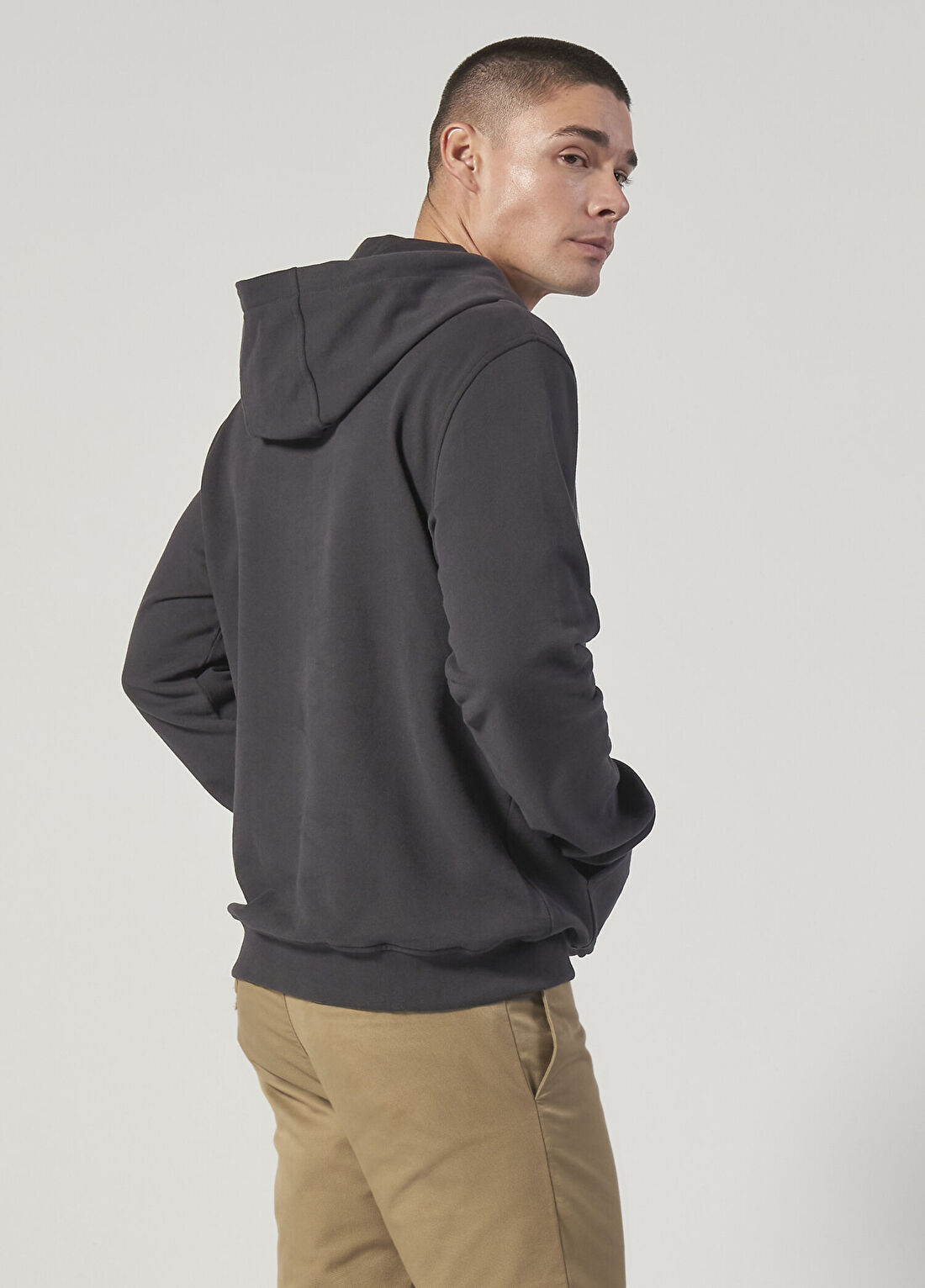 Musto Logolu Kapişonlu Füme Erkek Sweatshirt görsel 3
